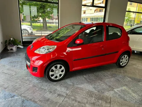 Peugeot 107 1.0 12v Allure (sweet years) 5p FL - Immagine 9