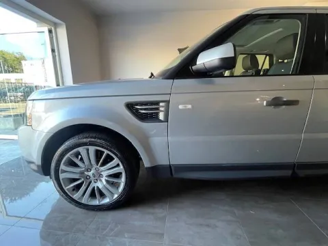 Land Rover Range Rover Sport 3.0 tdV6 HSE auto - Immagine 3