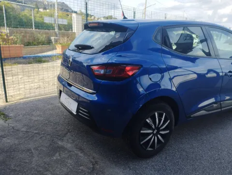 Renault Clio 1.5 dci Moschino Zen 75cv - Immagine 4
