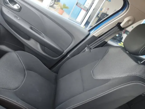 Renault Clio 1.5 dci Moschino Zen 75cv - Immagine 10