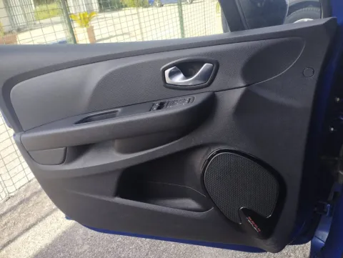 Renault Clio 1.5 dci Moschino Zen 75cv - Immagine 11