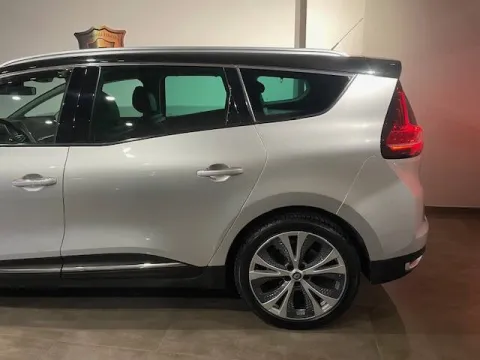 Renault Grand Scenic 1.5 dci energy Bose 110cv edc - Immagine 4