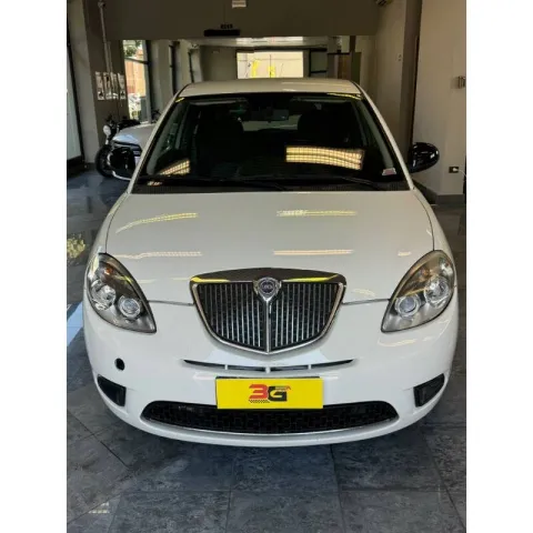 Lancia Ypsilon 1.2 8v Diva 69cv - Immagine 2