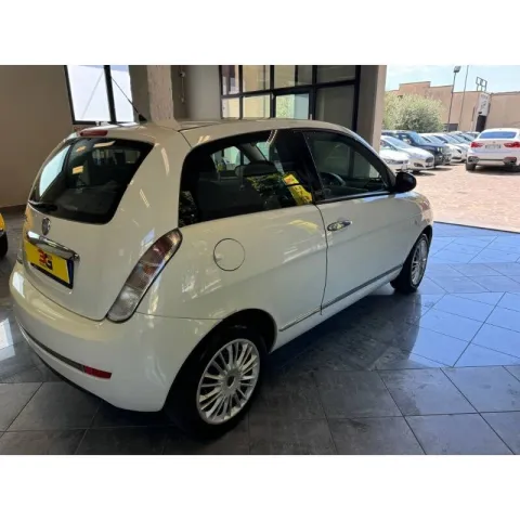 Lancia Ypsilon 1.2 8v Diva 69cv - Immagine 4