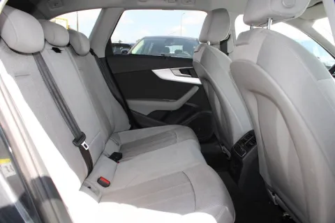 Audi A4 Avant 30 2.0 tdi mhev Business Advanced 136cv s-tronic - Immagine 8