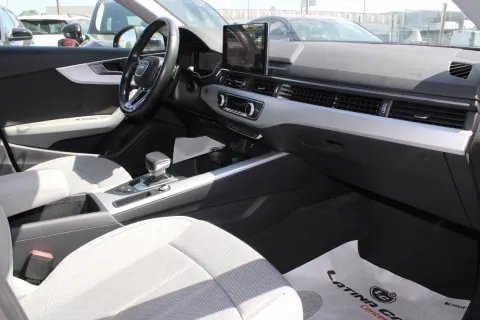 Audi A4 Avant 30 2.0 tdi mhev Business Advanced 136cv s-tronic - Immagine 13