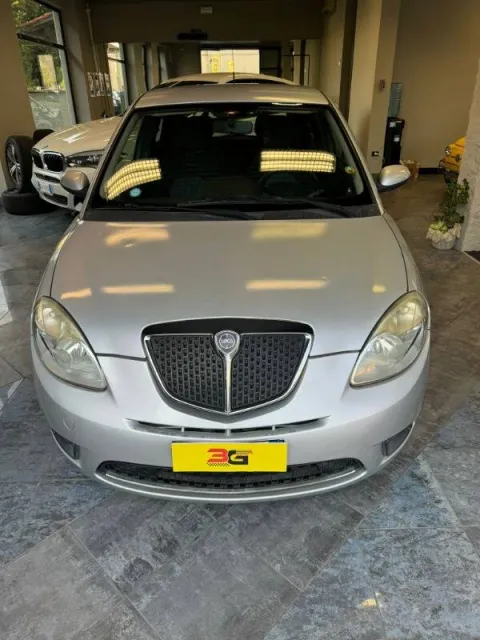 Lancia Ypsilon 1.2 8v Argento - Immagine 2