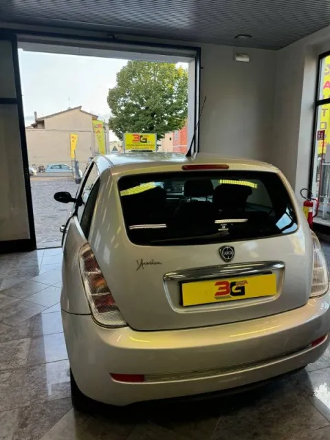 Lancia Ypsilon 1.2 8v Argento - Immagine 3