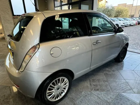 Lancia Ypsilon 1.2 8v Argento - Immagine 5