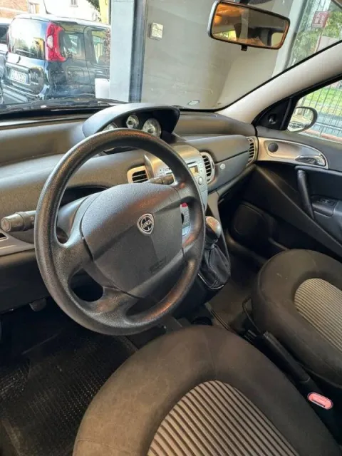 Lancia Ypsilon 1.2 8v Argento - Immagine 7