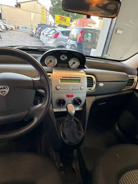 Lancia Ypsilon 1.2 8v Argento - Immagine 9
