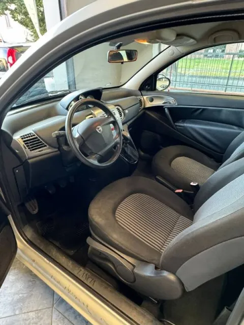 Lancia Ypsilon 1.2 8v Argento - Immagine 11
