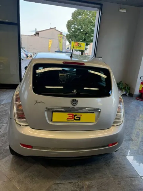 Lancia Ypsilon 1.2 8v Argento - Immagine 13