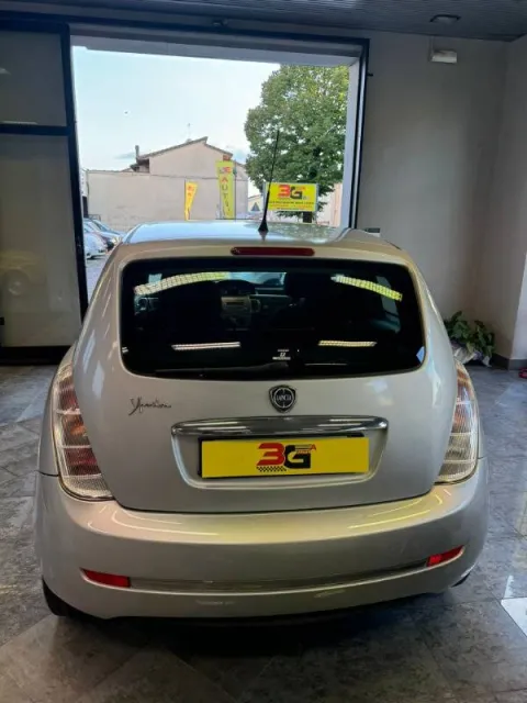 Lancia Ypsilon 1.2 8v Argento - Immagine 14