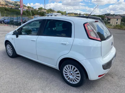 Fiat Grande Punto 5p 1.3 mjt 16v Dynamic c/esp 75cv - Immagine 4