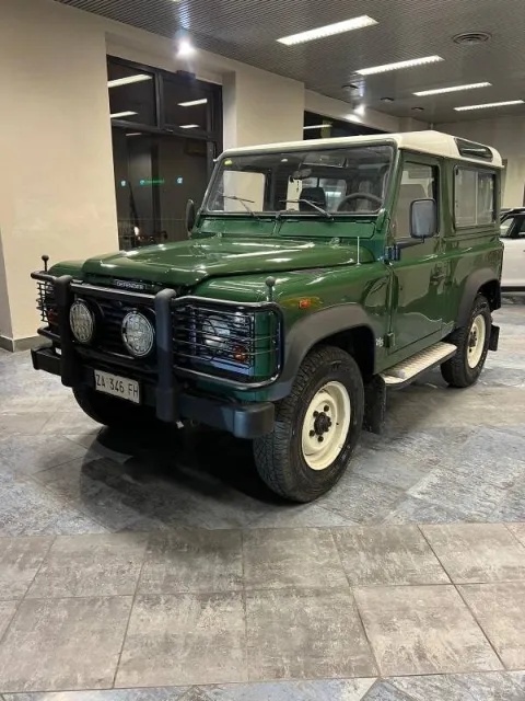 Land Rover Defender 90 2.5 td5 County SW - Immagine 2
