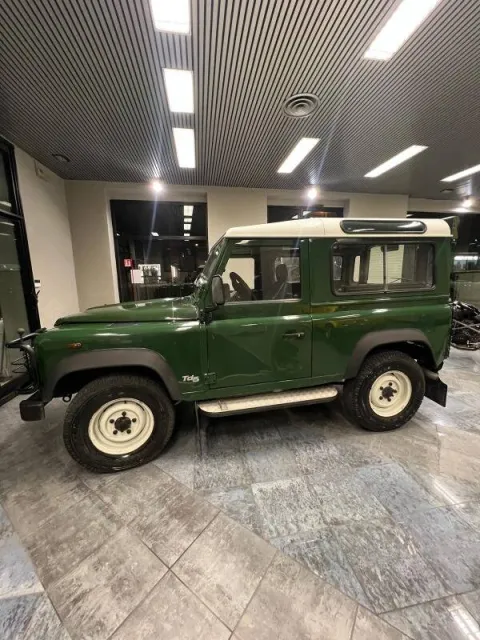 Land Rover Defender 90 2.5 td5 County SW - Immagine 4