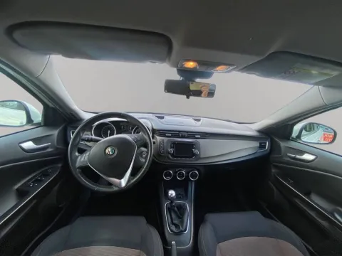 Alfa Romeo Giulietta 1.6 jtdm Distinctive E5+ - Immagine 2