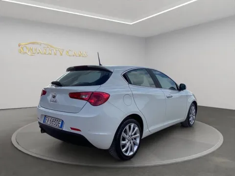 Alfa Romeo Giulietta 1.6 jtdm Distinctive E5+ - Immagine 5
