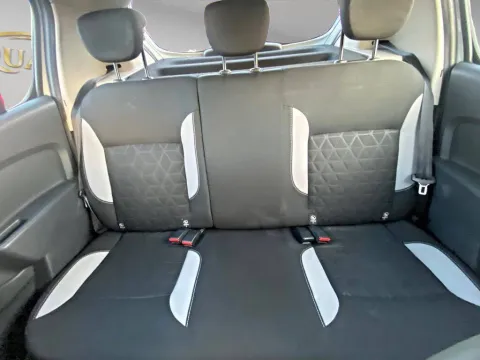 Dacia Sandero Stepway 1.5 dci Prestige 90cv - Immagine 13