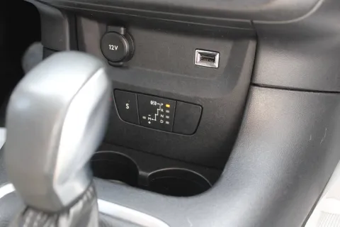 Citroen C3 1.2 puretech Shine s&s 110cv eat6 my18 - Immagine 18