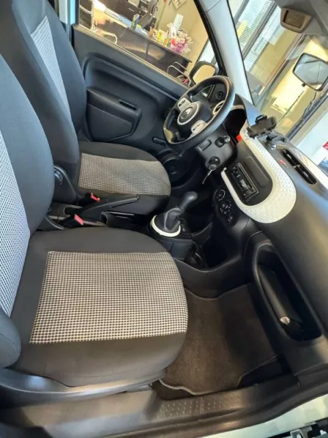 Renault Twingo 1.0 sce Live 70cv - Immagine 16