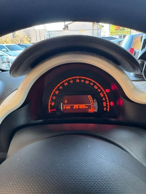 Renault Twingo 1.0 sce Live 70cv - Immagine 18