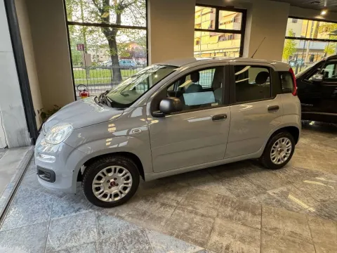 Fiat Panda 1.2 Lounge 69cv - Immagine 1