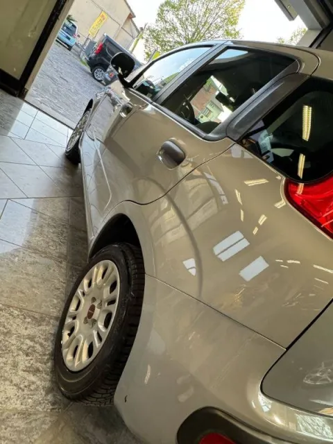 Fiat Panda 1.2 Lounge 69cv - Immagine 8