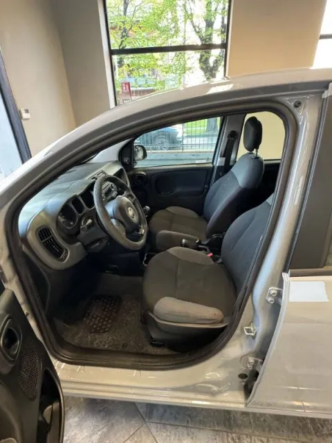 Fiat Panda 1.2 Lounge 69cv - Immagine 9