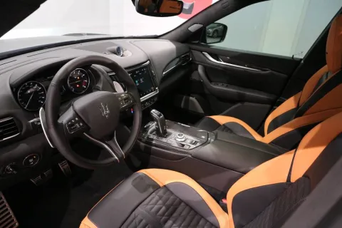 Maserati Levante 3.8 V8 Trofeo 580cv auto - Immagine 8