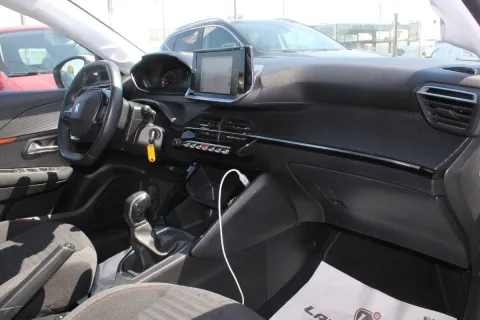 Peugeot 208 1.2 puretech Active s&s 75cv - Immagine 13