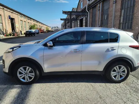 Kia Sportage 1.7 crdi Class Style Pack 2wd 115cv - Immagine 2