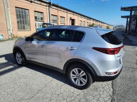 Kia Sportage 1.7 crdi Class Style Pack 2wd 115cv - Immagine 3