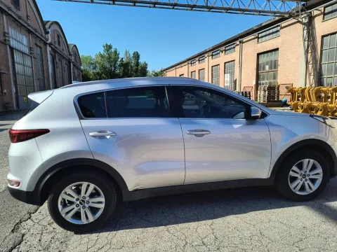 Kia Sportage 1.7 crdi Class Style Pack 2wd 115cv - Immagine 6
