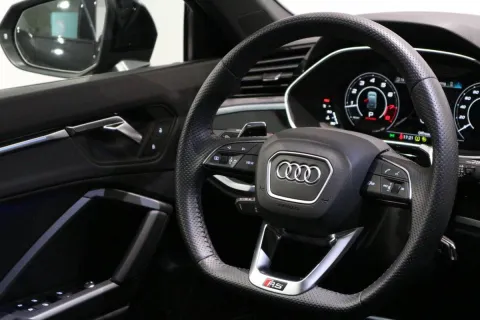 Audi Q3 Sportback RS 2.5 quattro s-tronic - Immagine 11