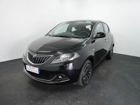 Lancia Ypsilon 1.0 firefly hybrid Platino s&s 70cv - Immagine 1