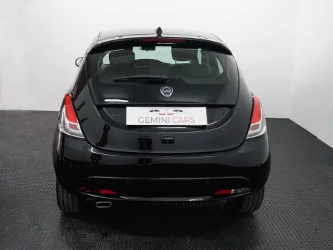 Lancia Ypsilon 1.0 firefly hybrid Platino s&s 70cv - Immagine 7