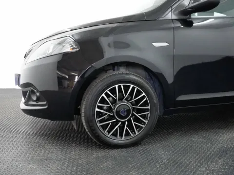 Lancia Ypsilon 1.0 firefly hybrid Platino s&s 70cv - Immagine 9