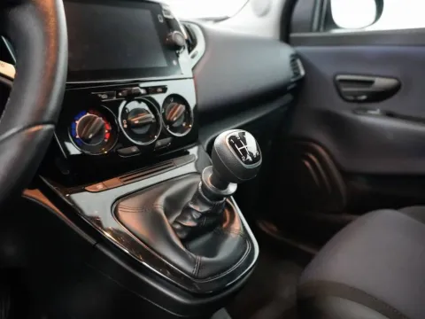 Lancia Ypsilon 1.0 firefly hybrid Platino s&s 70cv - Immagine 11