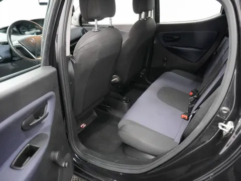Lancia Ypsilon 1.0 firefly hybrid Platino s&s 70cv - Immagine 13