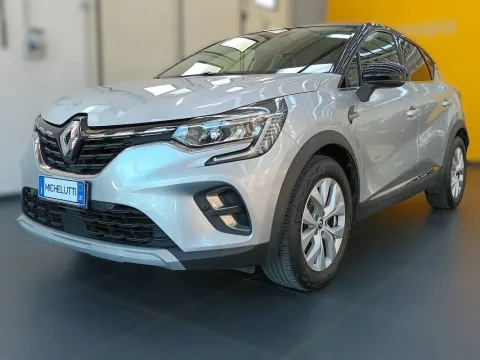 Renault Captur 1.6 E-Tech hybrid Intens 145cv auto - Immagine 1