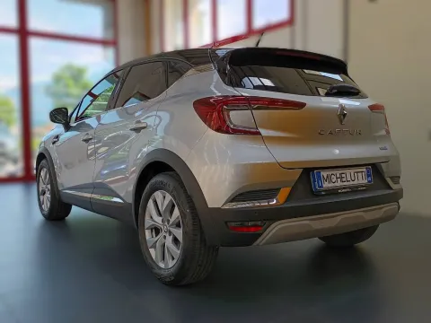 Renault Captur 1.6 E-Tech hybrid Intens 145cv auto - Immagine 6