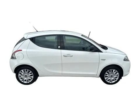 Lancia Ypsilon 1.2 8v Platinum ecochic Gpl 69cv - Immagine 5