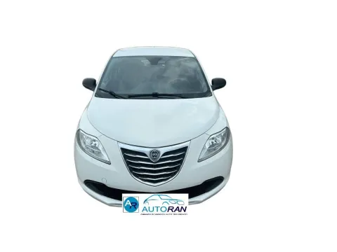 Lancia Ypsilon 1.2 8v Platinum ecochic Gpl 69cv - Immagine 7