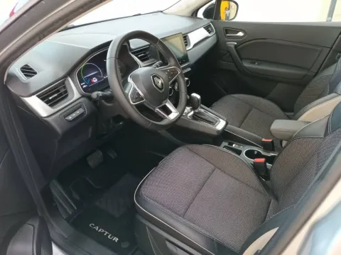 Renault Captur 1.6 E-Tech hybrid Intens 145cv auto - Immagine 13