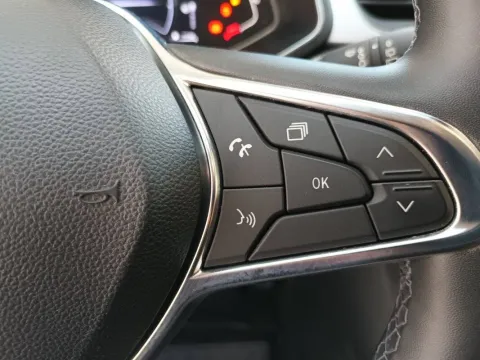 Renault Captur 1.6 E-Tech hybrid Intens 145cv auto - Immagine 22