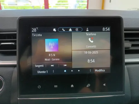Renault Captur 1.6 E-Tech hybrid Intens 145cv auto - Immagine 24