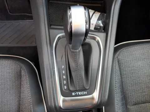 Renault Captur 1.6 E-Tech hybrid Intens 145cv auto - Immagine 27