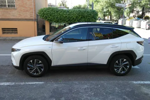 Hyundai Tucson 1.6 t-gdi 48V Xline 2wd imt - Immagine 2